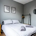 Harrow Road Stay Central+Parking