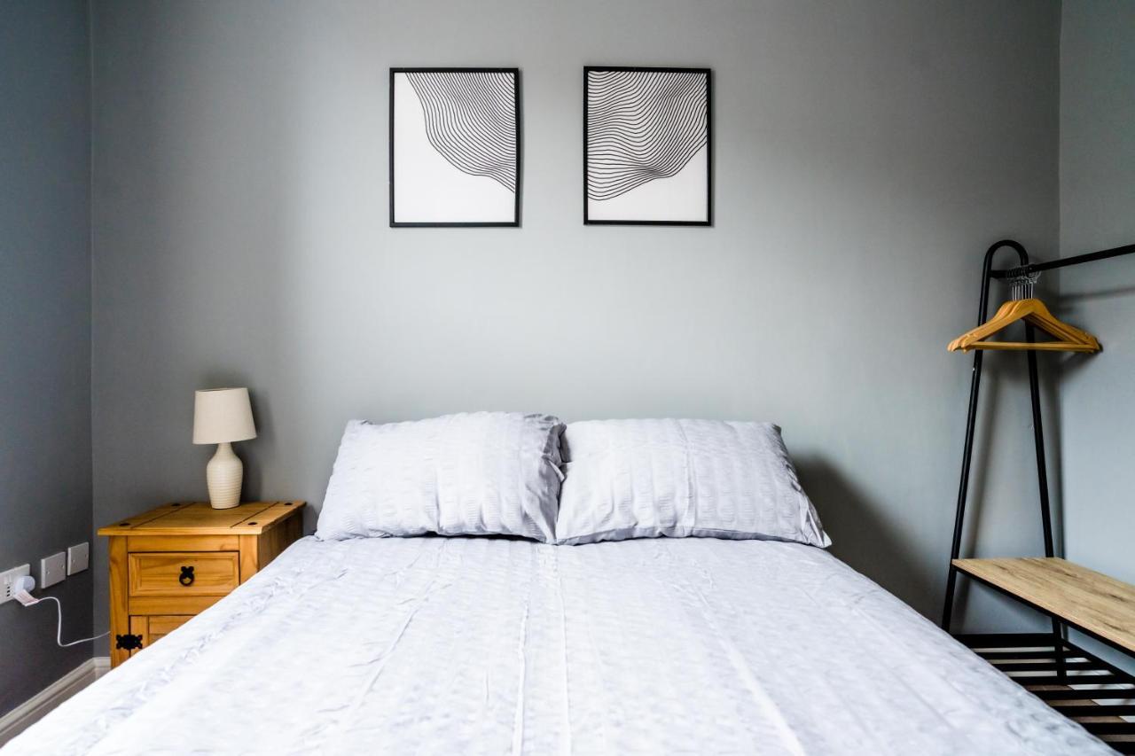 Harrow Road Central+parking Holiday home