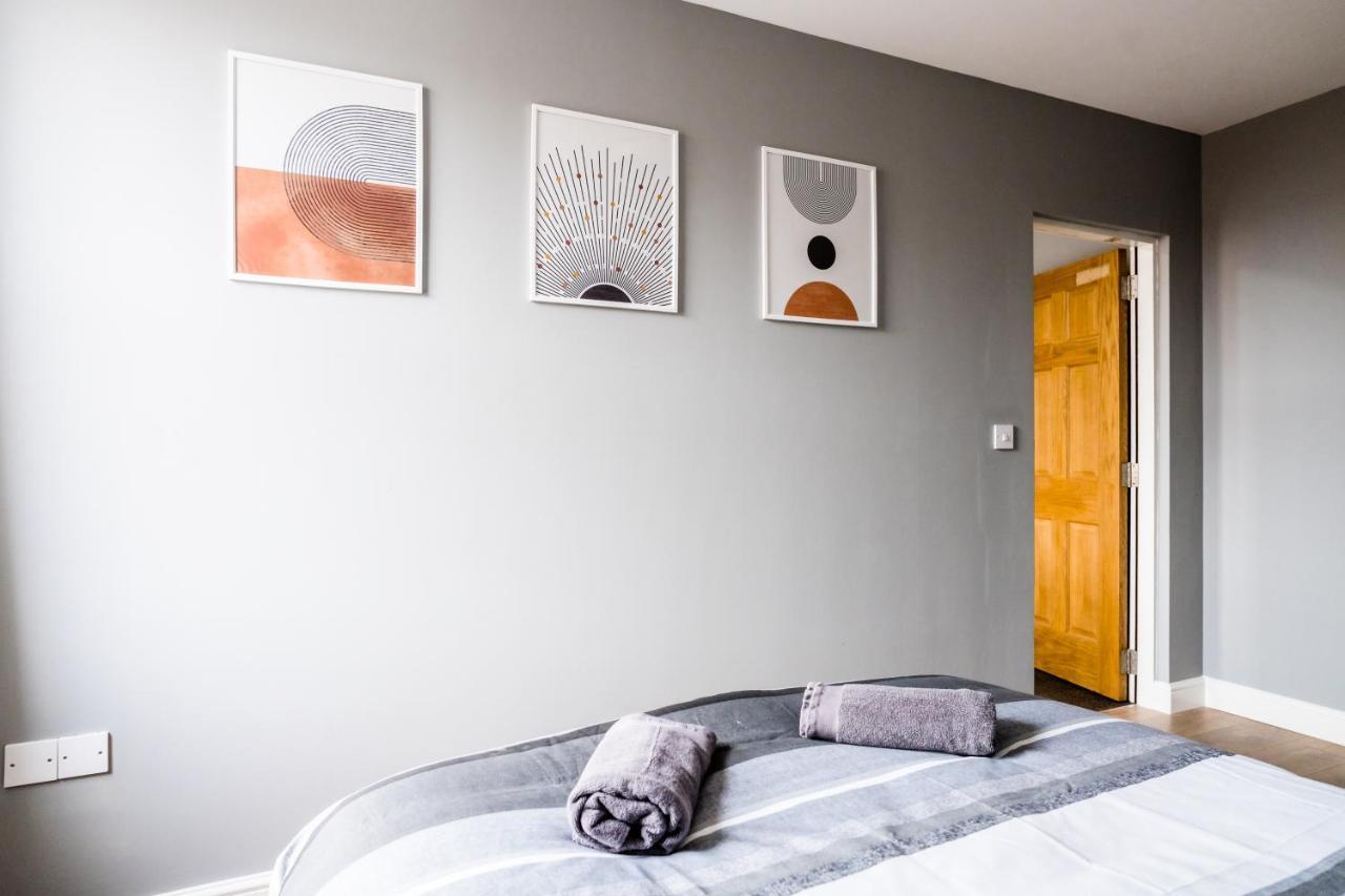 Harrow Road Central+parking Holiday home