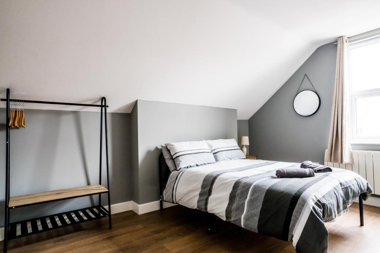 Harrow Road Central+parking * Leicester